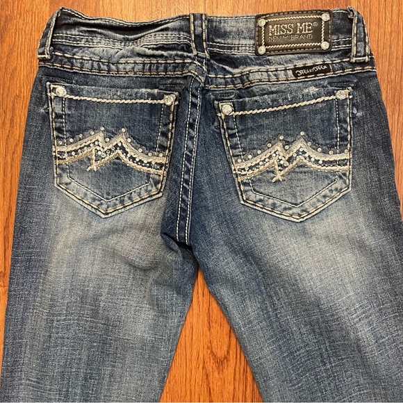 Miss Me Boot Cut JE1048B2L Embellished Jeans size 26 - Picture 9 of 15